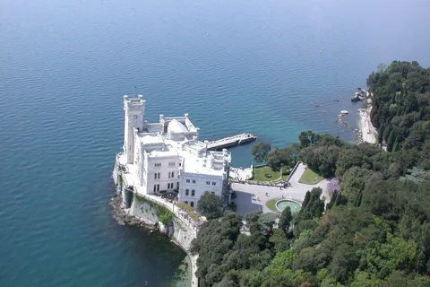 Visita panorámica de la ciudad de Trieste y del Castillo de Miramare