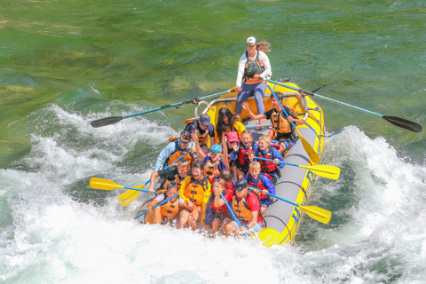 Jackson: gita di rafting in barca classica di 8 migliaTour di gruppo