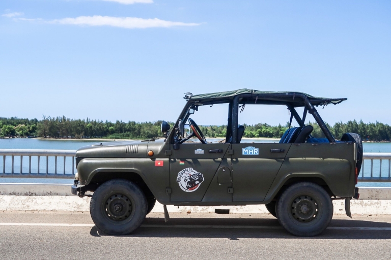 Erkunde den Hai Van Pass mit dem US Army Jeep