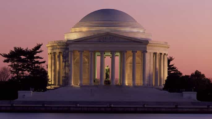 d.c. at dusk night tour of the national mall