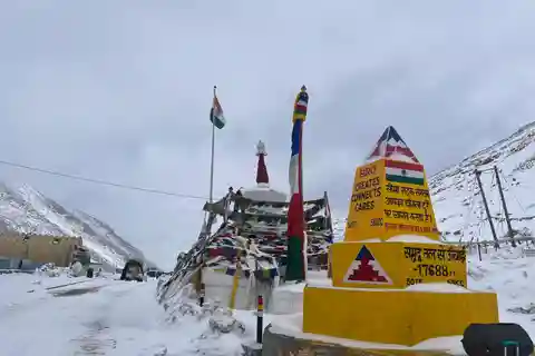 Leh: Nubra Valley Day Trip via Khardung La Pass