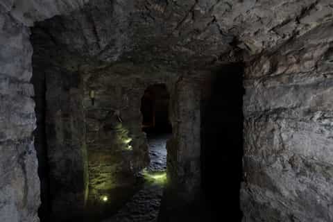 Edinburgh: Historic Underground Vaults Daytime Tour