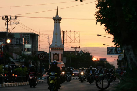 Yogyakarta: Guided City Walk and Food Tour