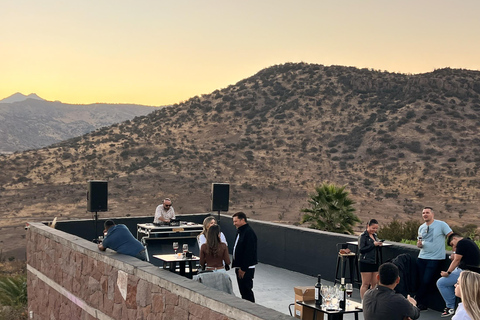 Santiago: Vinicola Monteluz Sunset Party Experience 360