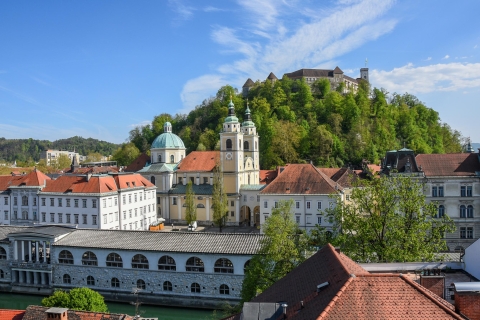 Ljubljana : promenade guidée et trajet en funiculaire jusqu'au château de LjubljanaPromenade guidée partagée et trajet en funiculaire partagé
