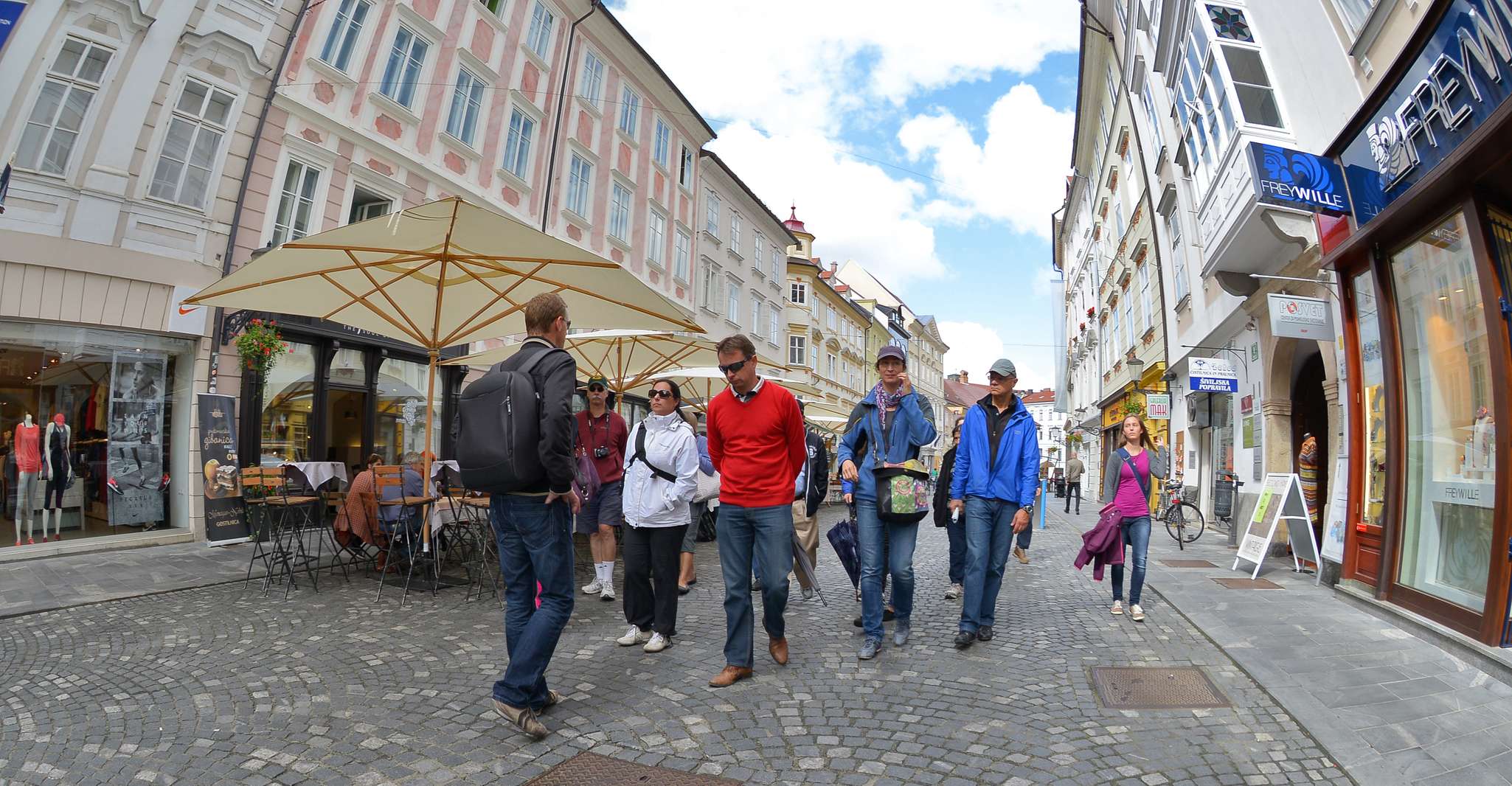 Ljubljana: Guided Walk & Funicular Ride to Ljubljana Castle photo 4