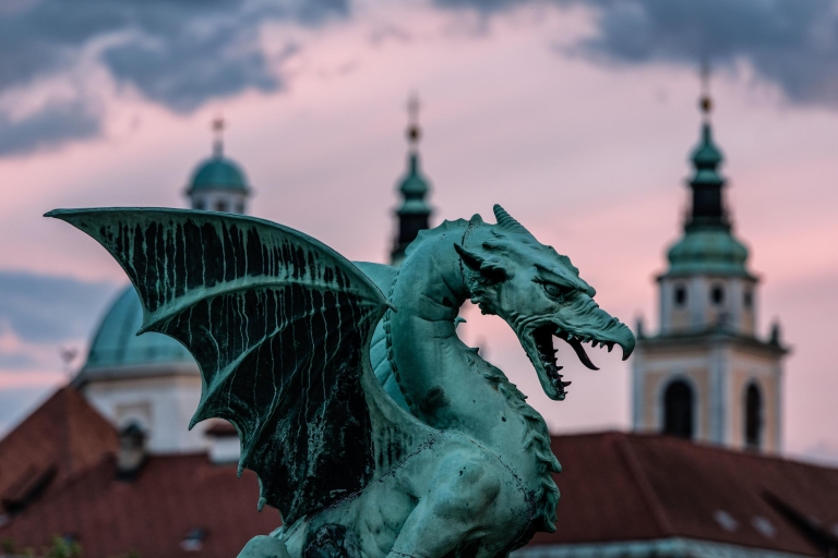 Ljubljana: rondleiding & kabelbaanrit naar het kasteelGedeelde wandeling met gids & gedeelde kabelbaanrit