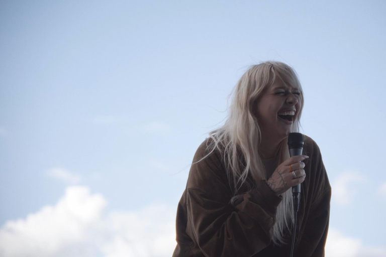 Moin Comedy Club: Rooftop Comedy med utsikt över AlsterMoin Comedy Club: Komedi på takterrassen med utsikt över Alster