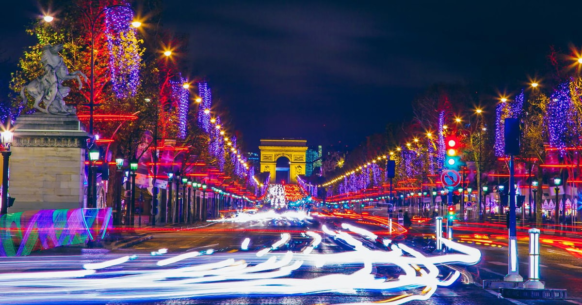 Paris: Weihnachten auf den Champs Elysées & am Triumphbogen  GetYourGuide