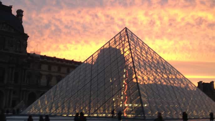 christmas in paris louvre champs elysées arc de triomphe