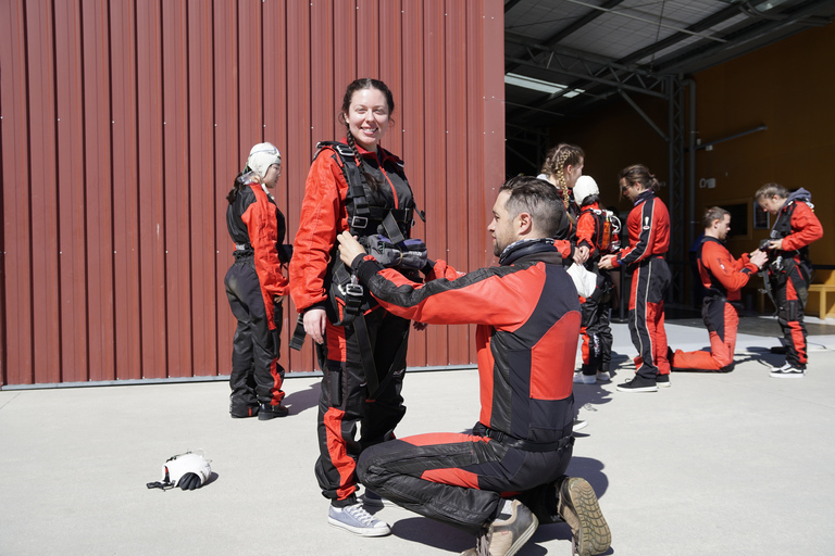 Queenstown: saut en parachute tandem de 12 000 pieds au-dessus des lacs du sud