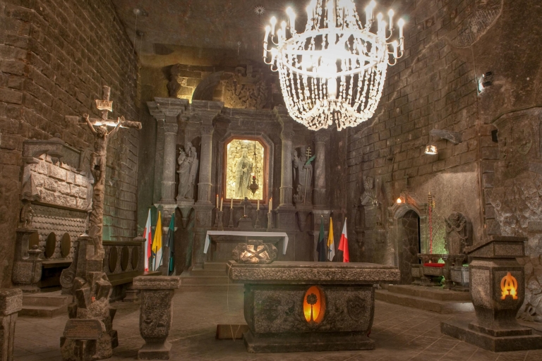 From Kraków: Wieliczka Salt Mine Guided Tour Tour in French with Hotel Pickup and Shared Transportation