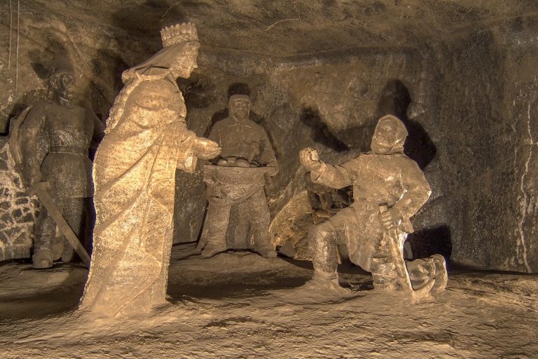 From Kraków: Wieliczka Salt Mine Guided Tour Tour in French with Hotel Pickup and Shared Transportation