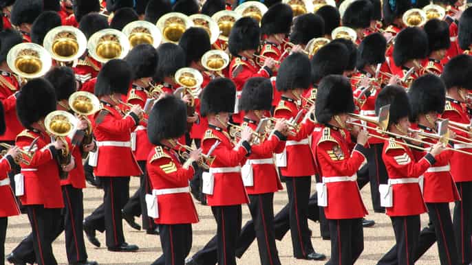london buckingham palace changing of the guard guided tour