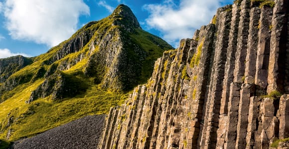 Belfast Shore Excursion: Giant&#39;s Causeway and Belfast Tour