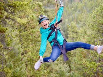 Rocky Mountains: Zipline-Abenteuer mit 6 Seilbrücken Rocky Mountains: Zipline-Abenteuer mit 6 Seilbrücken