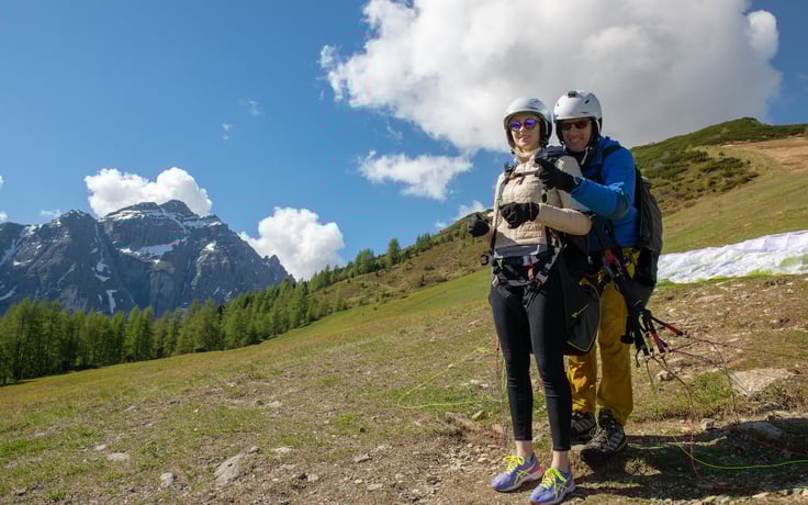 Innsbruck: Paragliding in Stubai Valley with Transportation