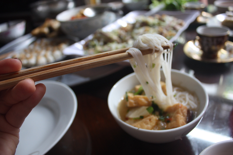 Visite de la ferme de Hanoi et cours de cuisine avec une famille locale