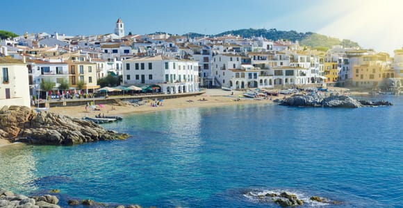 Von Girona aus: Mittelalterliche Tagestour an der Costa Brava