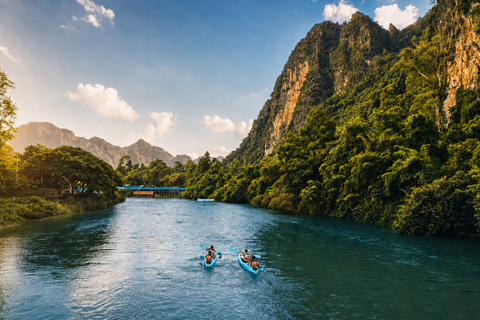 Vang Vieng: Half day-Kayak & Cave Adventure
