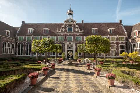 From Amsterdam: Haarlem City Tour & Canal Cruise