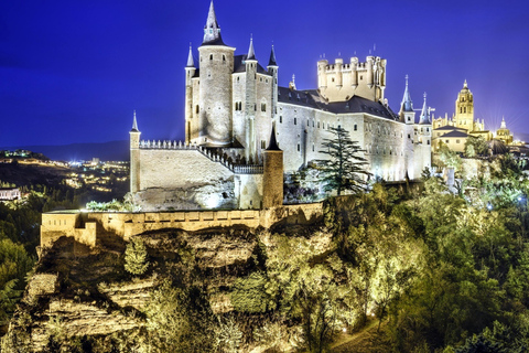 From Madrid: Guided Day Trip to Segovia, optional AlcázarSegovia Experience