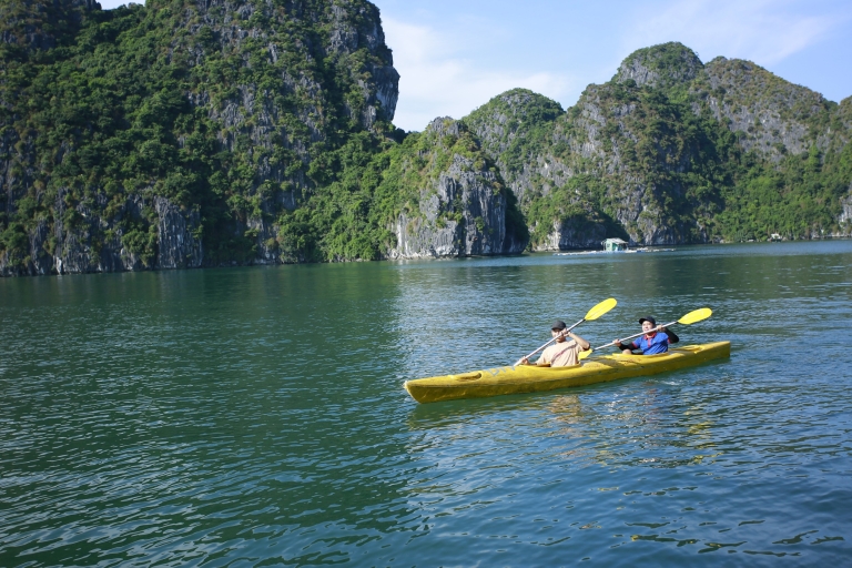 Hanoi: 2-daags verblijf in Cat Ba Island Resort met natuurtours