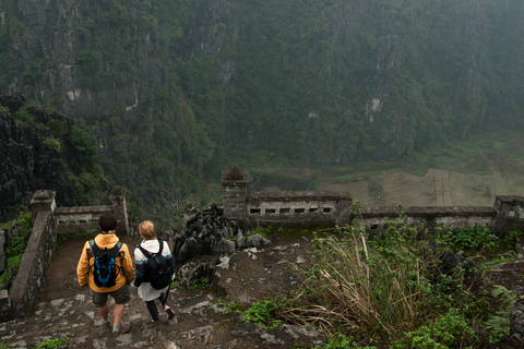 Hanoi: Hoa Lu, Mua Cave and Trang An Day Tour with Lunch