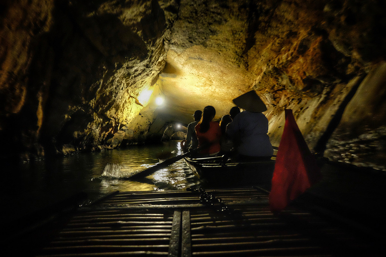 Hanoi: Hoa Lu, Mua Cave and Trang An Day Tour with Lunch