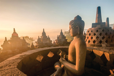 Vanuit Yogyakarta: zonsopgang boven Borobudur vanaf SetumbuZonsopgang boven Borobudur vanaf Punthuk Setumbu