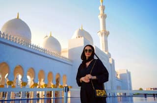 Von Abu Dhabi aus: Große Moschee, Königspalast und Etihad Tower