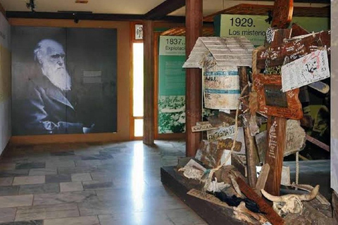 SanCristóbal: Interpretation Center, Tijeretas & CarolaBeach