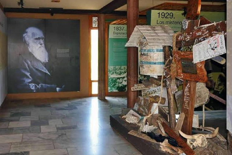 SanCristóbal: Interpretation Center, Tijeretas & CarolaBeach