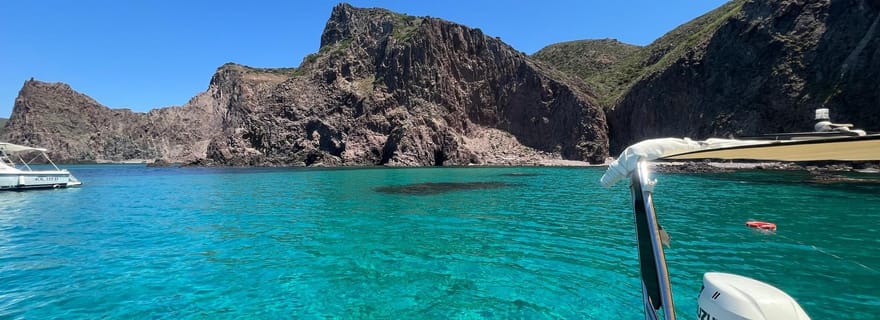 Excursion quotidienne en canot pneumatique vers l'île de San Pietro et Carloforte