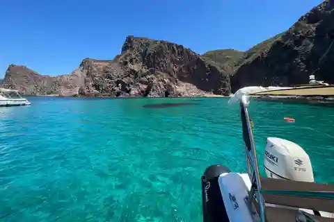 Excursion quotidienne en canot pneumatique vers l'île de San Pietro et Carloforte