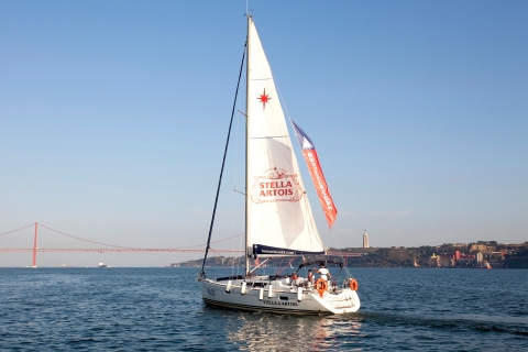 1-stündige private Segeltour in Lissabon1-stündige private Segeltour in Lissabon - Katamaran für 14 Personen