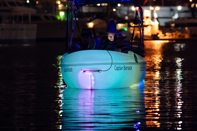 San Diego: Cita nocturna en un bote a pedales luminoso con vistas al centro de la ciudad