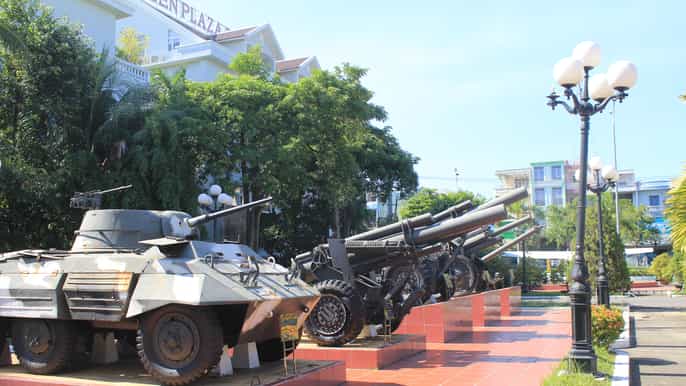 da nang halfday museums and bridges tour