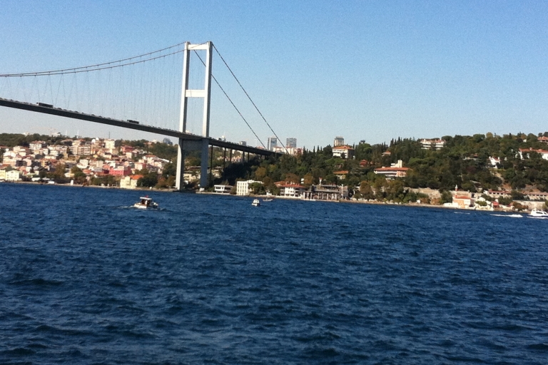 Estambul: tour en barco por el Bósforo y dos continentes con almuerzo