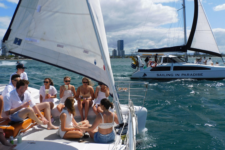 Gold Coast: Private Catamaran &amp; Island Lunch