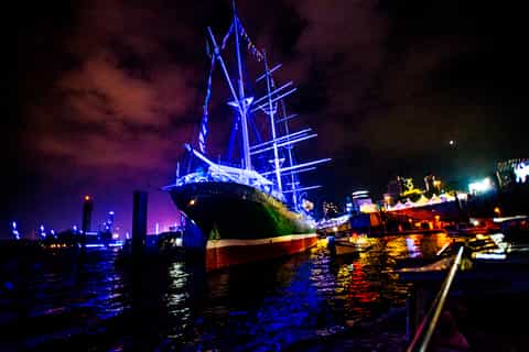 Hamburg Harbor: Evening City Lights Barge Cruise