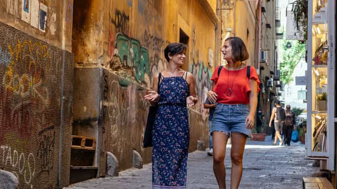 visita privada a pie de arte callejero cultura y leyendas de nápoles