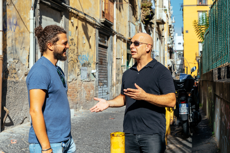 Nápoles: tour privado de 2,5 horas por la ciudad "fuera de los caminos trillados"