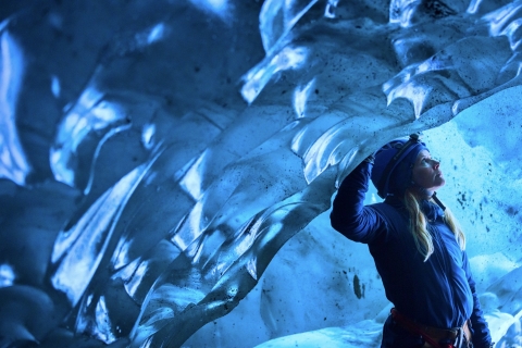 Côte sud islandaise : grotte de glace bleue et Jokulsarlon