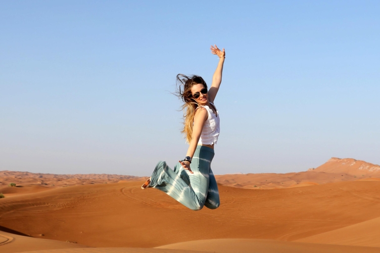 Dubái: safari de aventura por las dunas rojas, paseo en camello y barbacoaTour compartido de 7 horas
