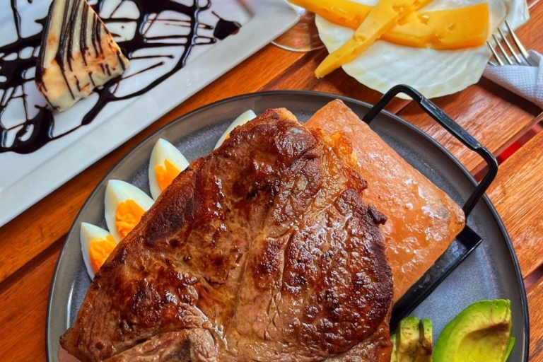 Volledige gastronomische ervaring: Uruguayaans vlees, kaas en wijnGastronomische ervaring + wandeltour