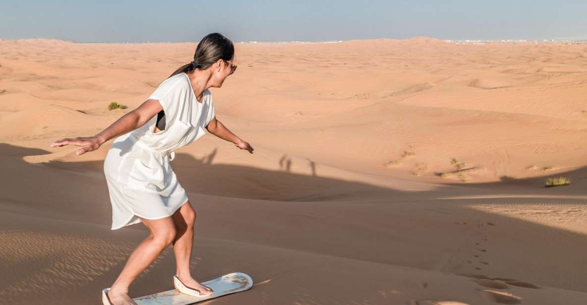 Dubaj: rajd po wydmach, przejażdżka, sandboarding i grill