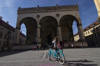 Munich, Guided City Tour by Bike - Housity