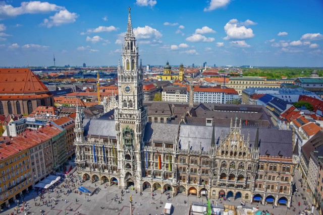 Visit Munich City Marienplatz and English Garden Walking Tour in Munich