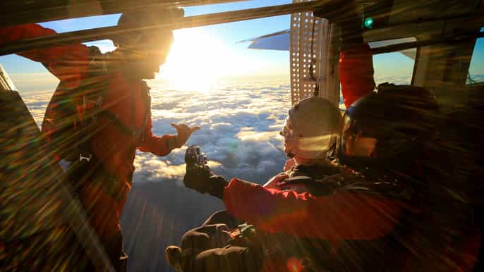 queenstown skydive in tandem da 15.000 piedi vicino a the remarkables
